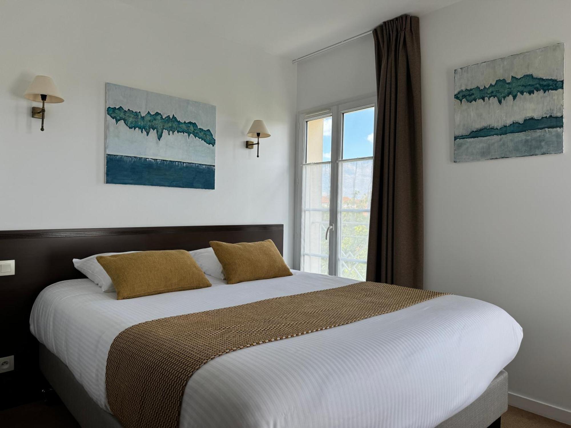 Logis Hotel Le Richelieu - Royan Atlantique Saujon Exterior photo